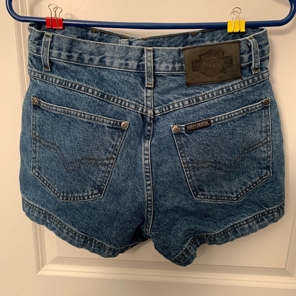 Shorts - Picture 4 of 5